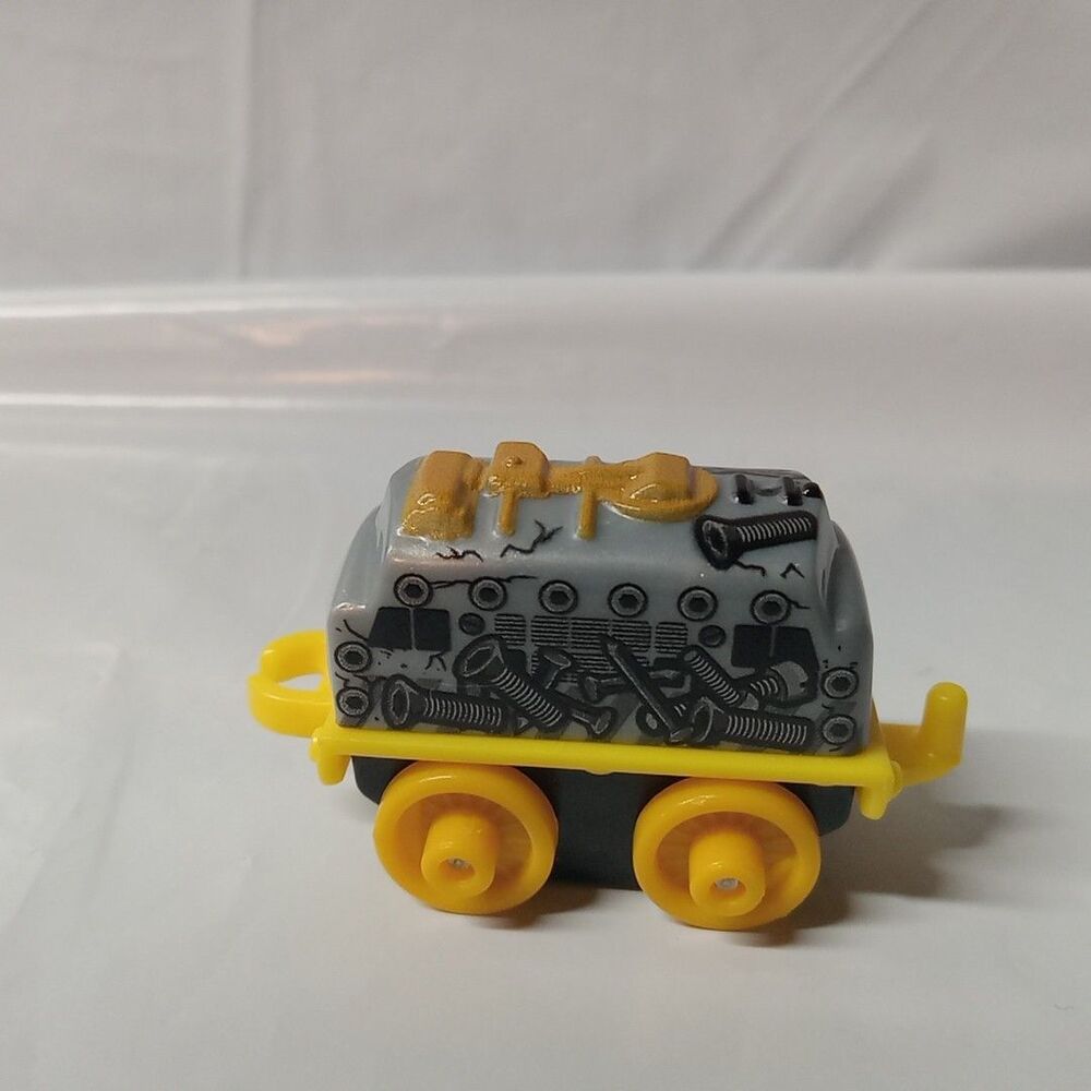 THOMAS & FRIENDS Minis Train Engine Diesel 10 Construction Engine Nuts & Bolts